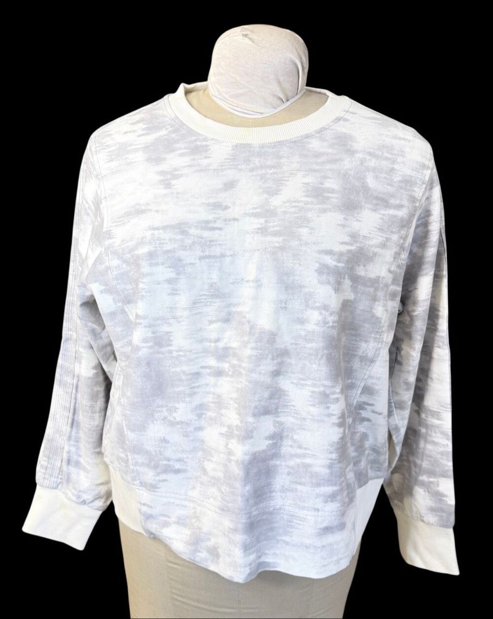 Athleta Farallon Print Sweatshirt Inversion Light Gray White